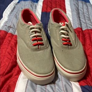 Sperry Sneaker